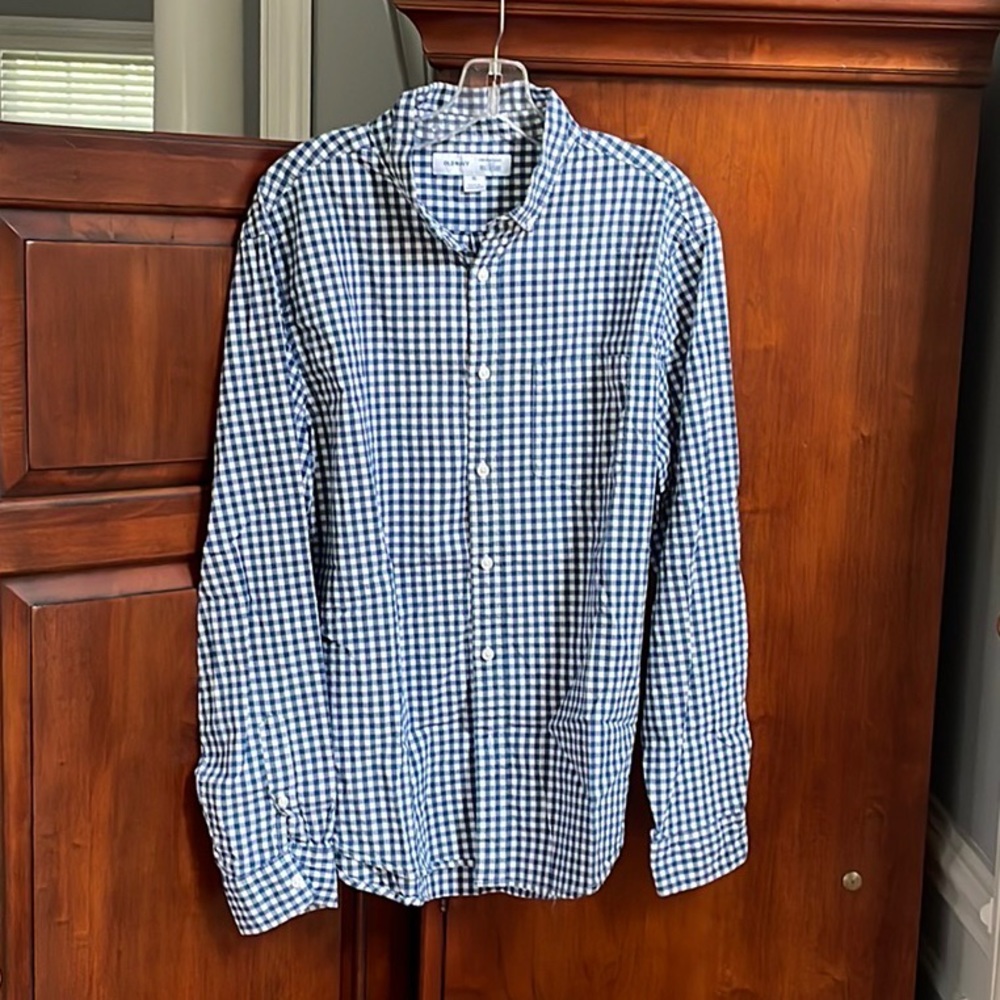Old Navy Slim fit button down shirt